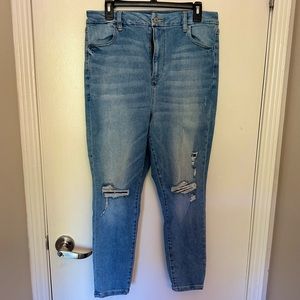 AE Distressed Next Level Stretch Curvy High Rise Jegging Crop - Sz 16 Short